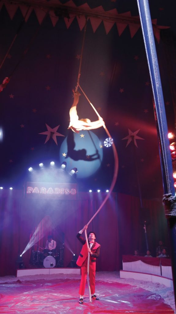 duo-paradiso-cirque-spectacle-domicile-bourges-tours-blois-vierzon-orleans (11)